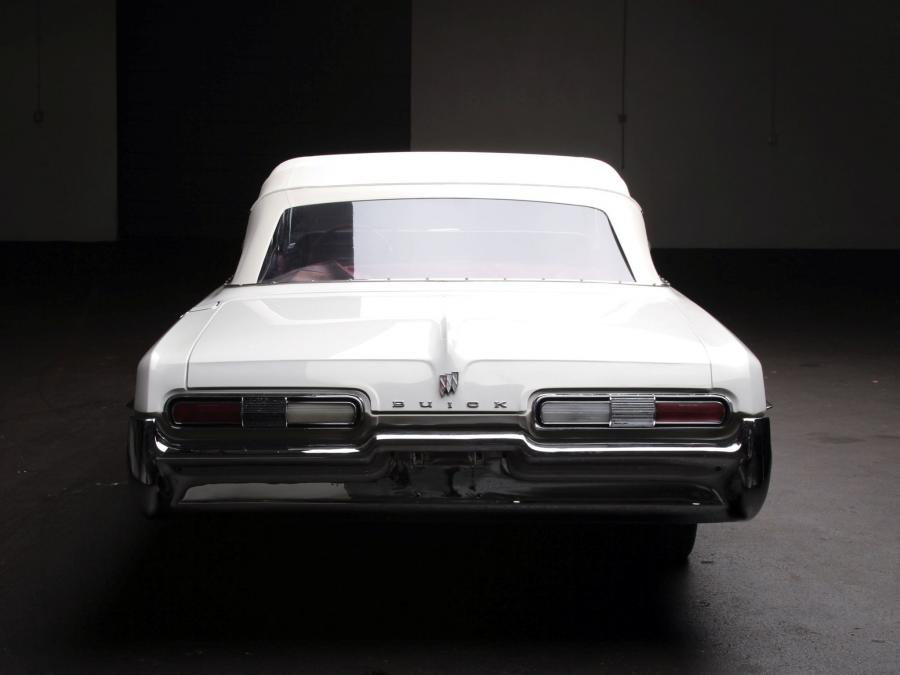  Buick Invicta Convertible 1962 года  (фото 6 из 7)